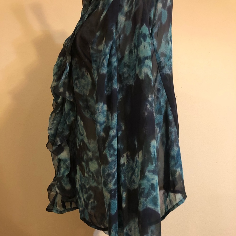 Dialogue Abstract Print Lightweight Ruffle Top - Picture 5 of 12